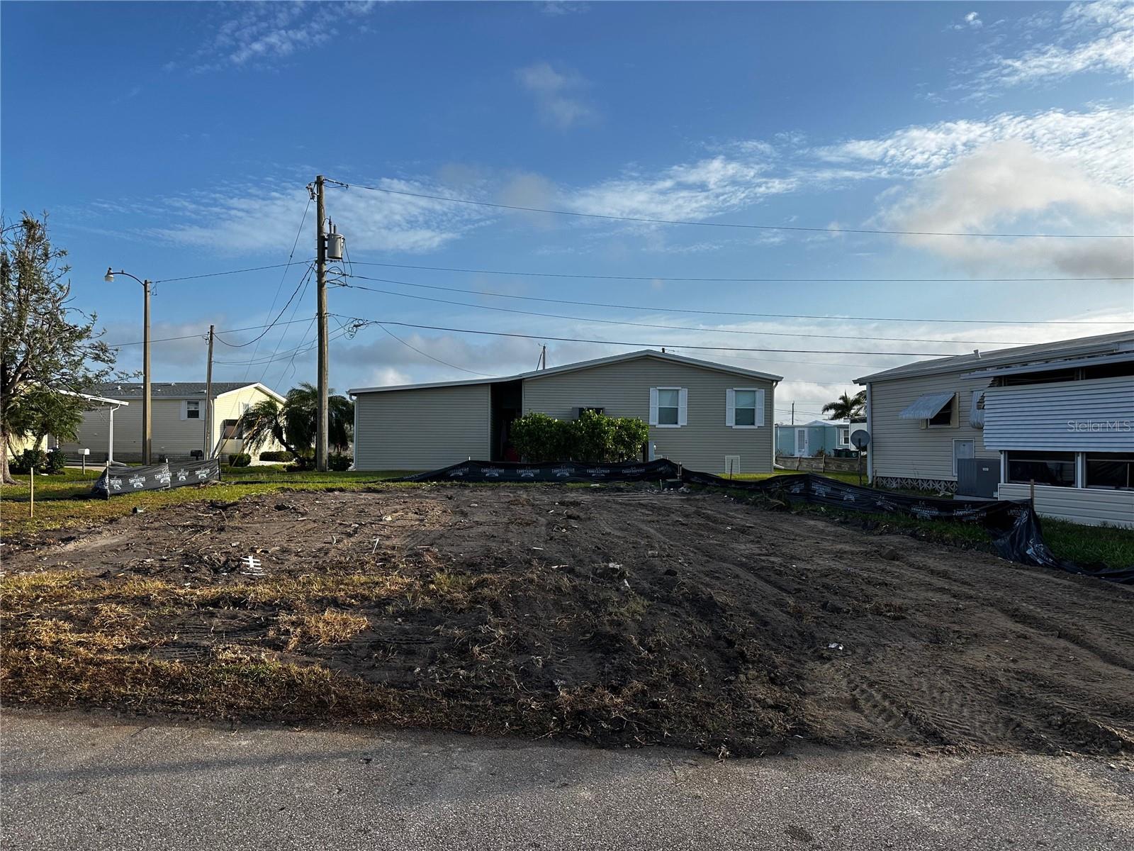 269 JAMAICA DR — photo 4
