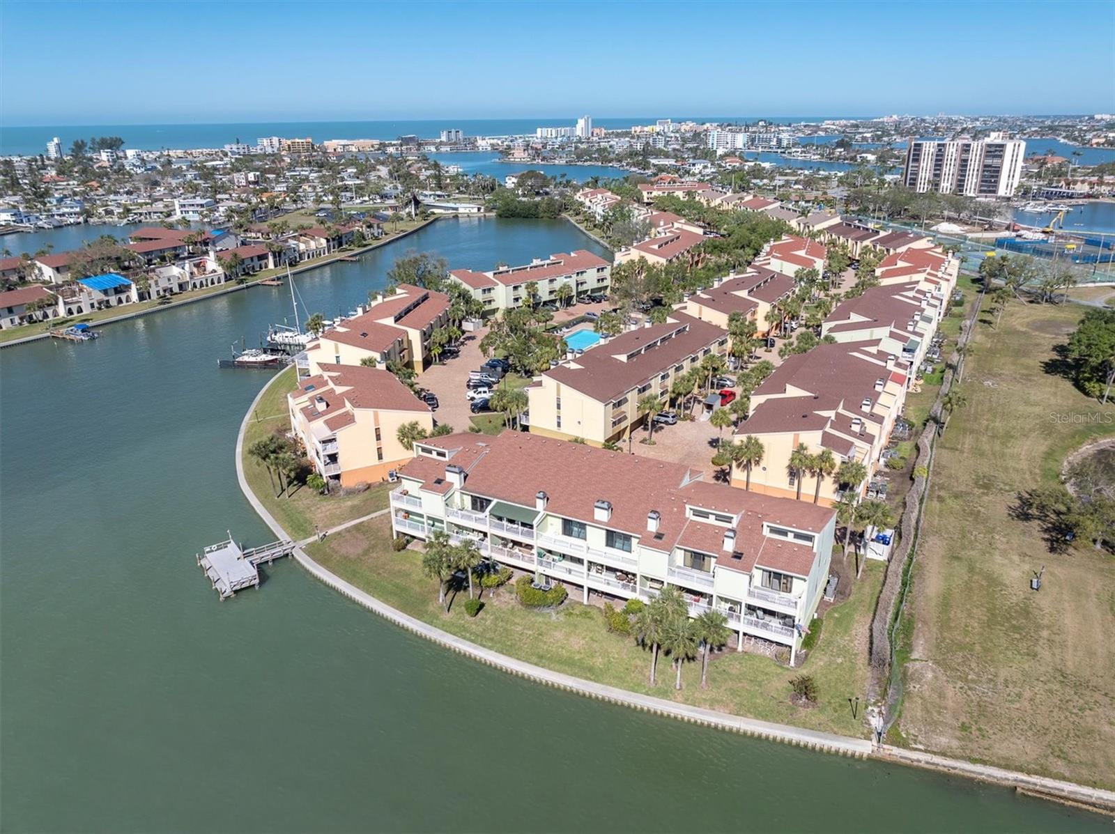 553 HAVEN POINT DR — photo 4