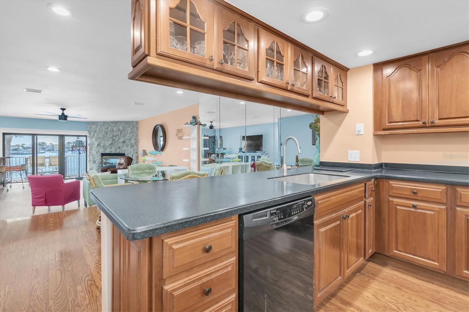 553 HAVEN POINT DR — photo 12