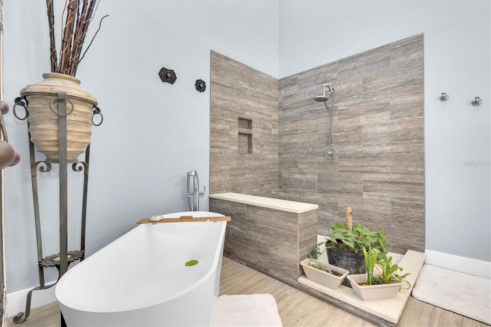 553 HAVEN POINT DR — photo 24
