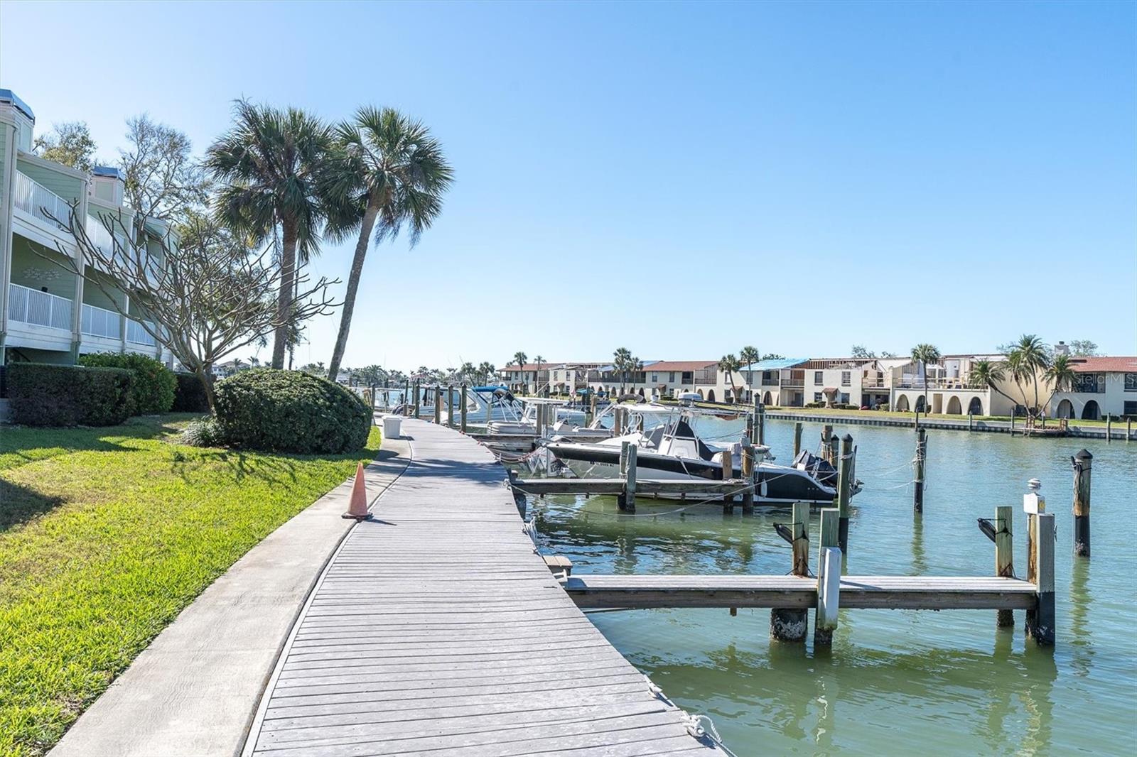 553 HAVEN POINT DR — photo 40