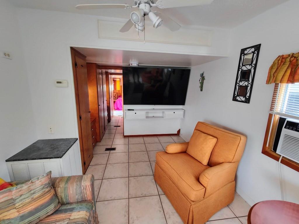 5649 OAK RIDGE AVE — photo 9