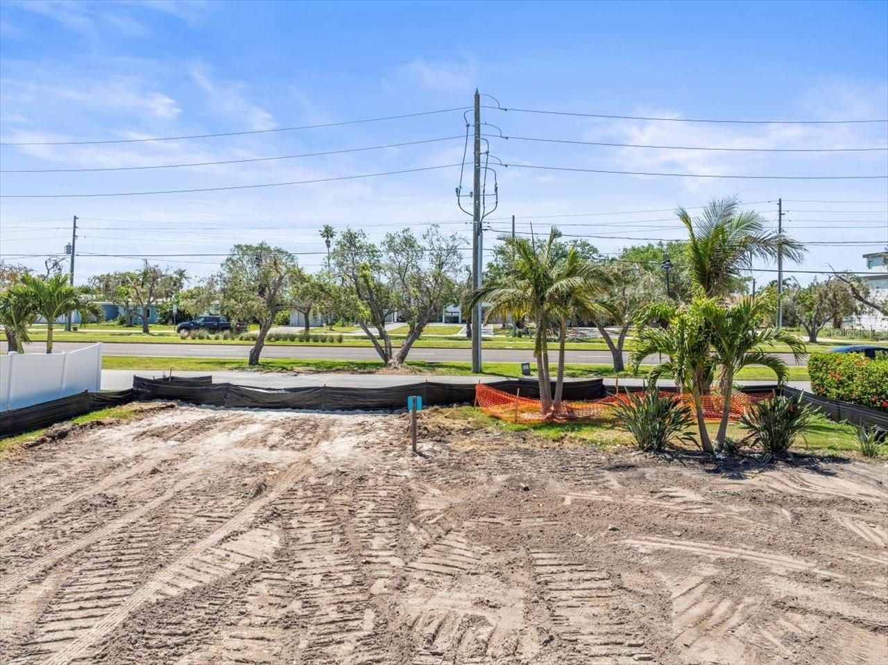 6 PARADISE LN — photo 27