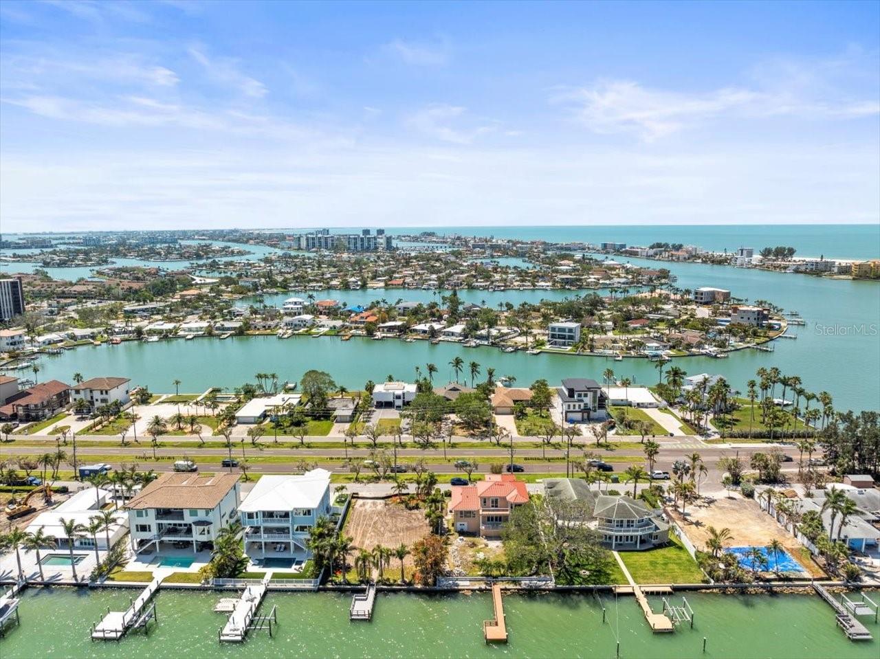 6 PARADISE LN — photo 18