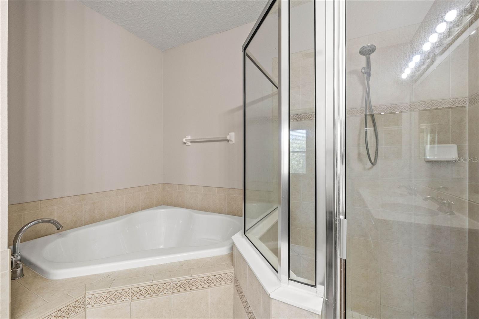 10418 TULIP FIELD WAY — photo 25