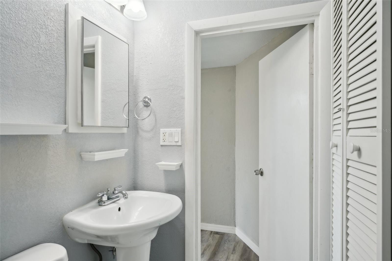 3207 COLDWELL DR — photo 38