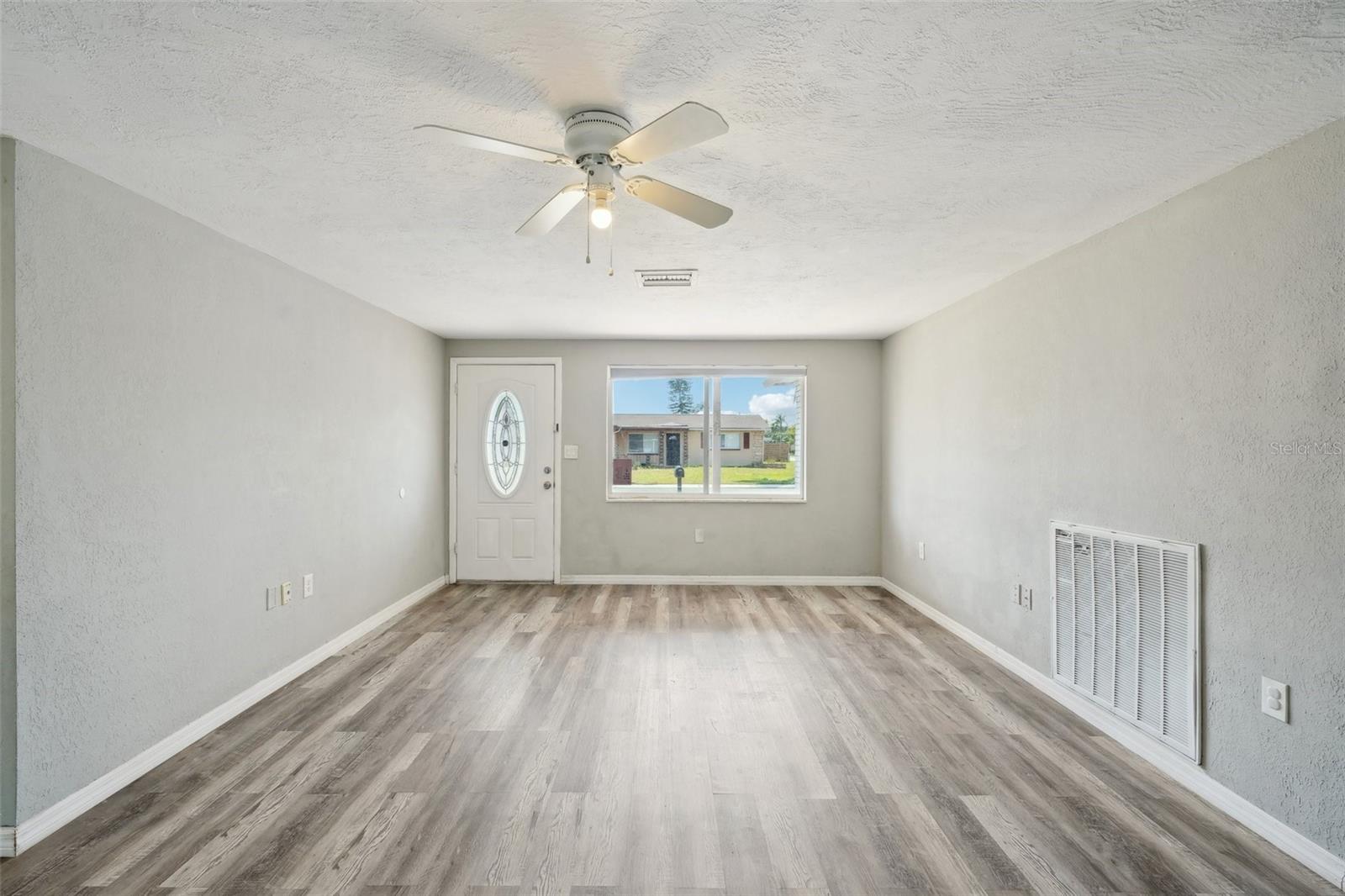 3207 COLDWELL DR — photo 8