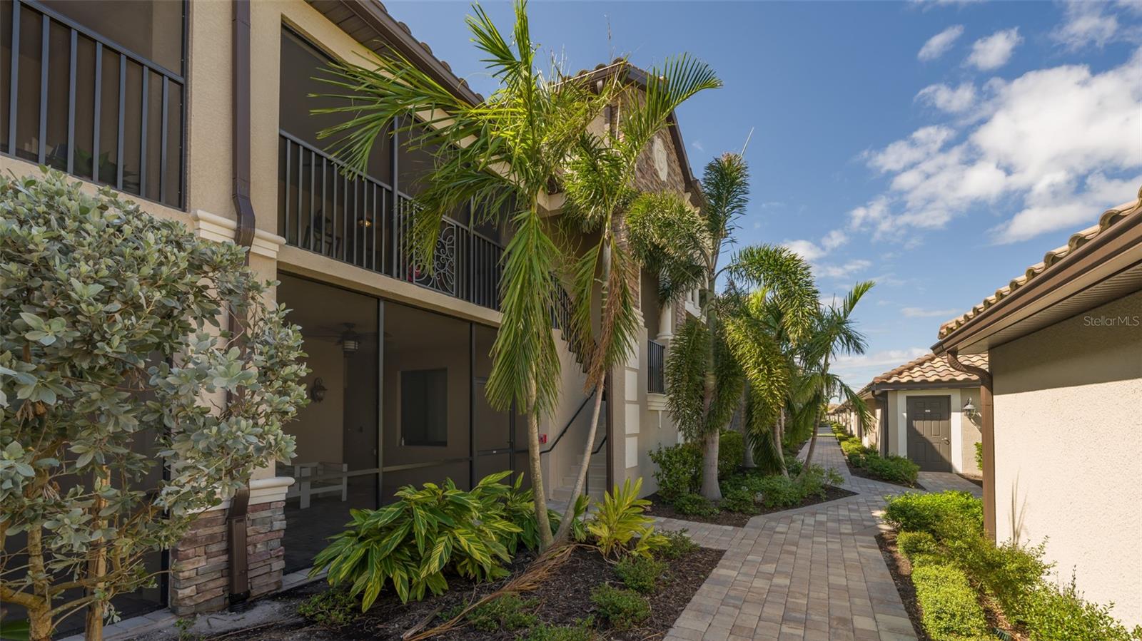 5624 PALMER CIR #203 — photo 4
