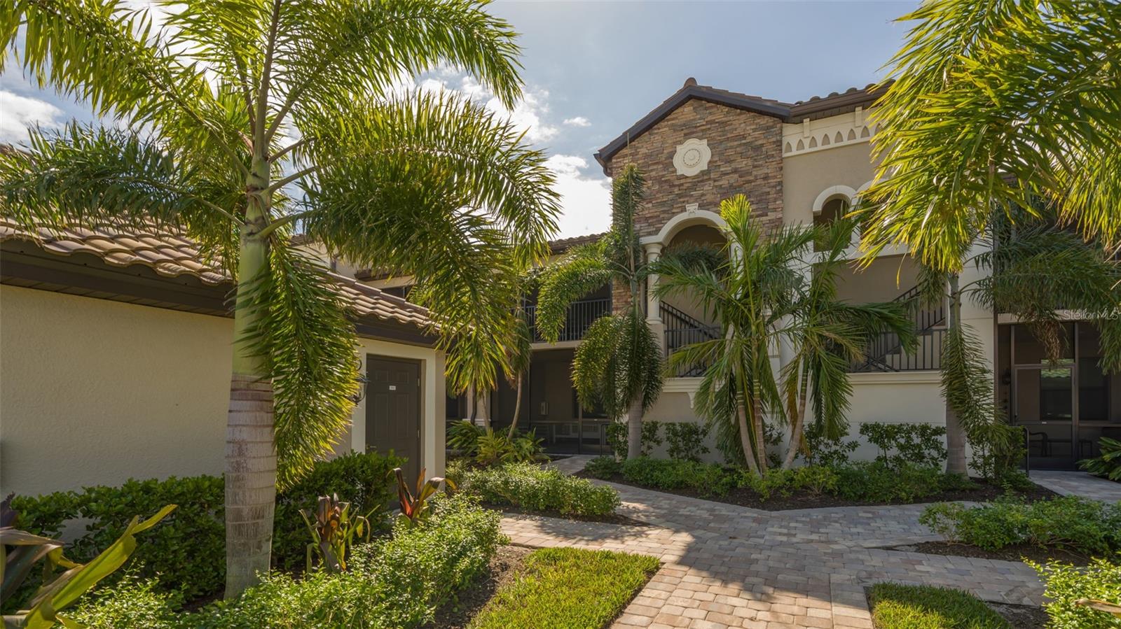 5624 PALMER CIR #203 — photo 3