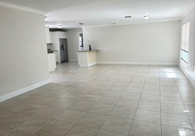 110 PINE AVE — photo 2