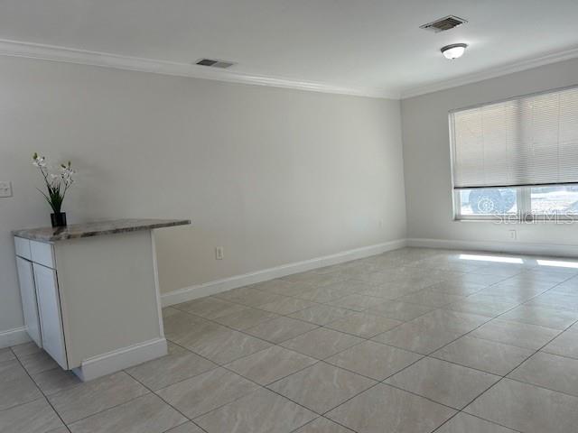 110 PINE AVE — photo 3