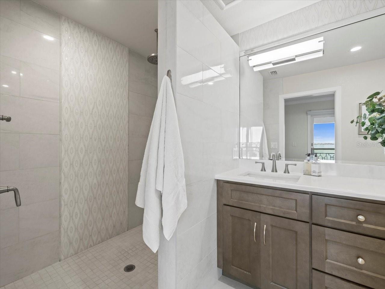 2087 EDGEWATER DR #C — photo 52