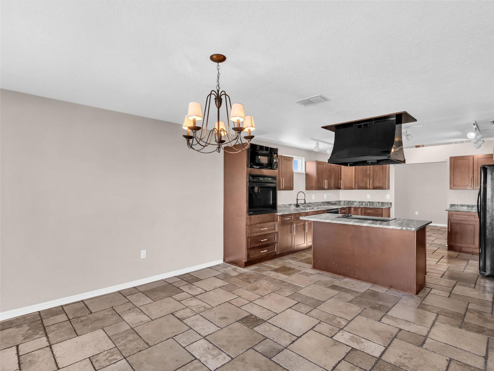 6241 BAYSIDE DR — photo 12
