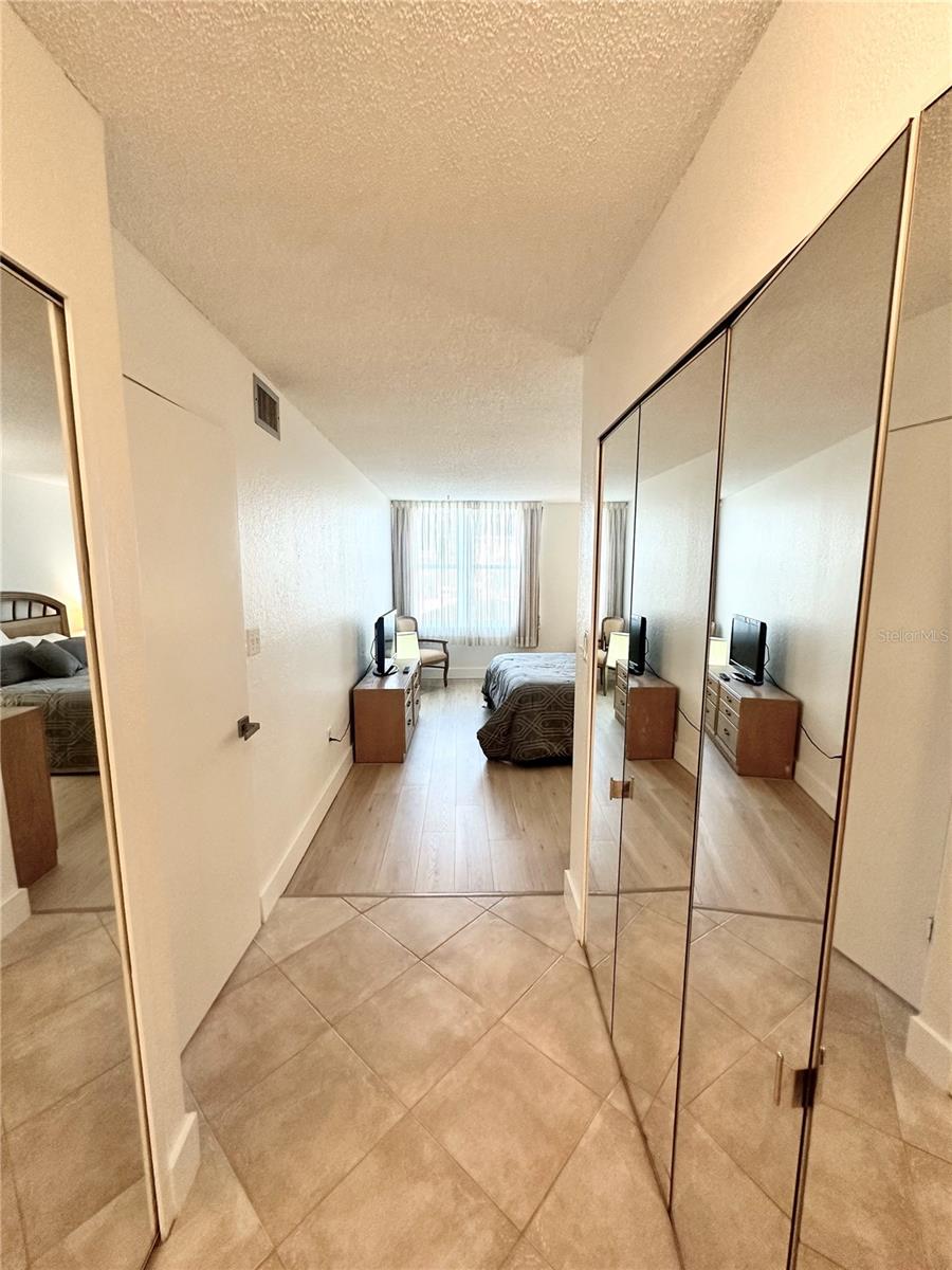 400 ISLAND WAY #206 — photo 31