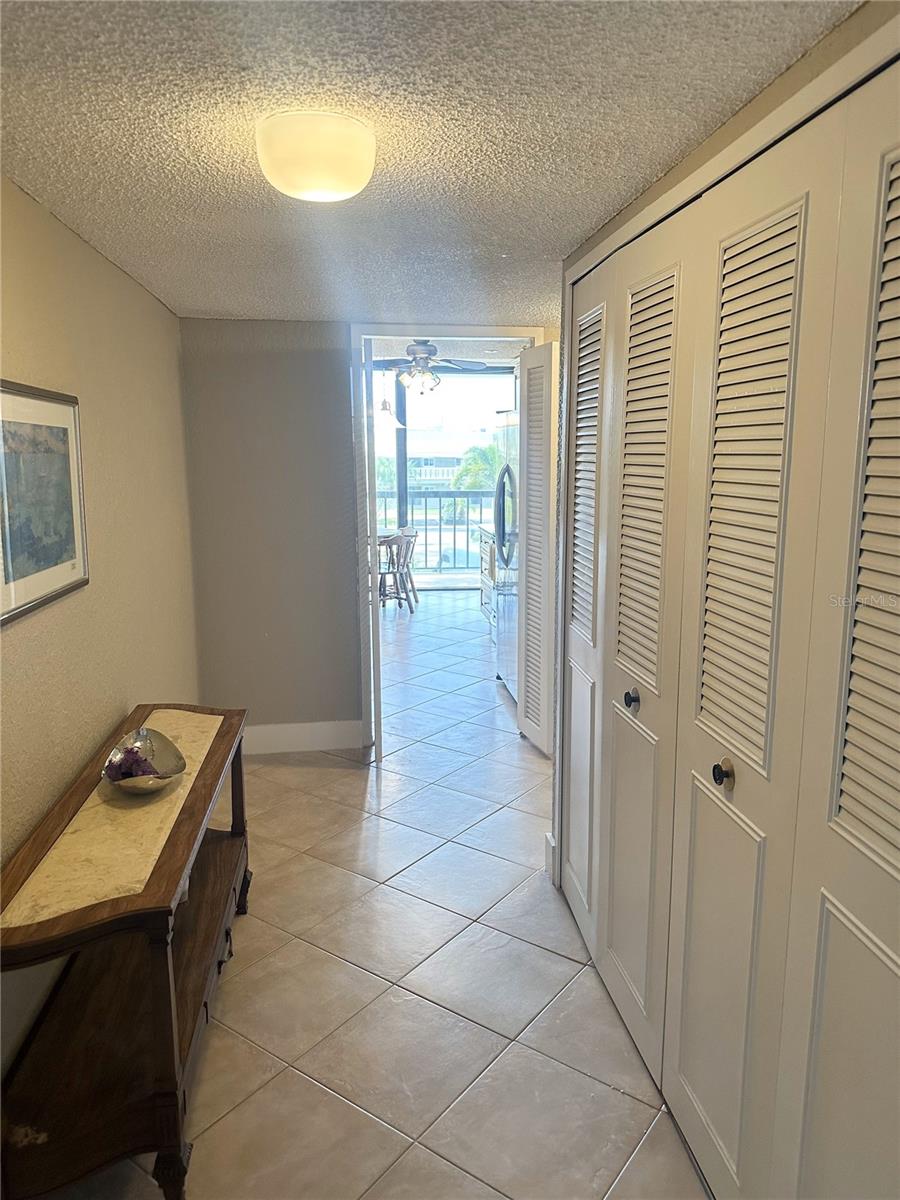 400 ISLAND WAY #206 — photo 2