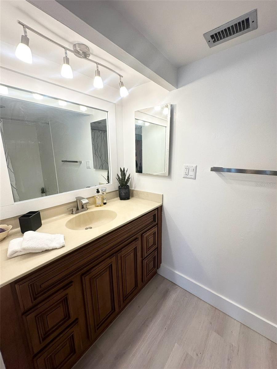 400 ISLAND WAY #206 — photo 27