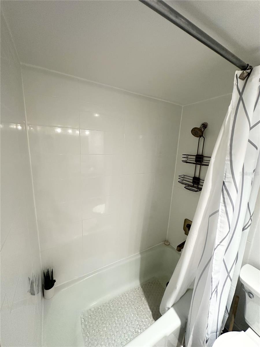 400 ISLAND WAY #206 — photo 30