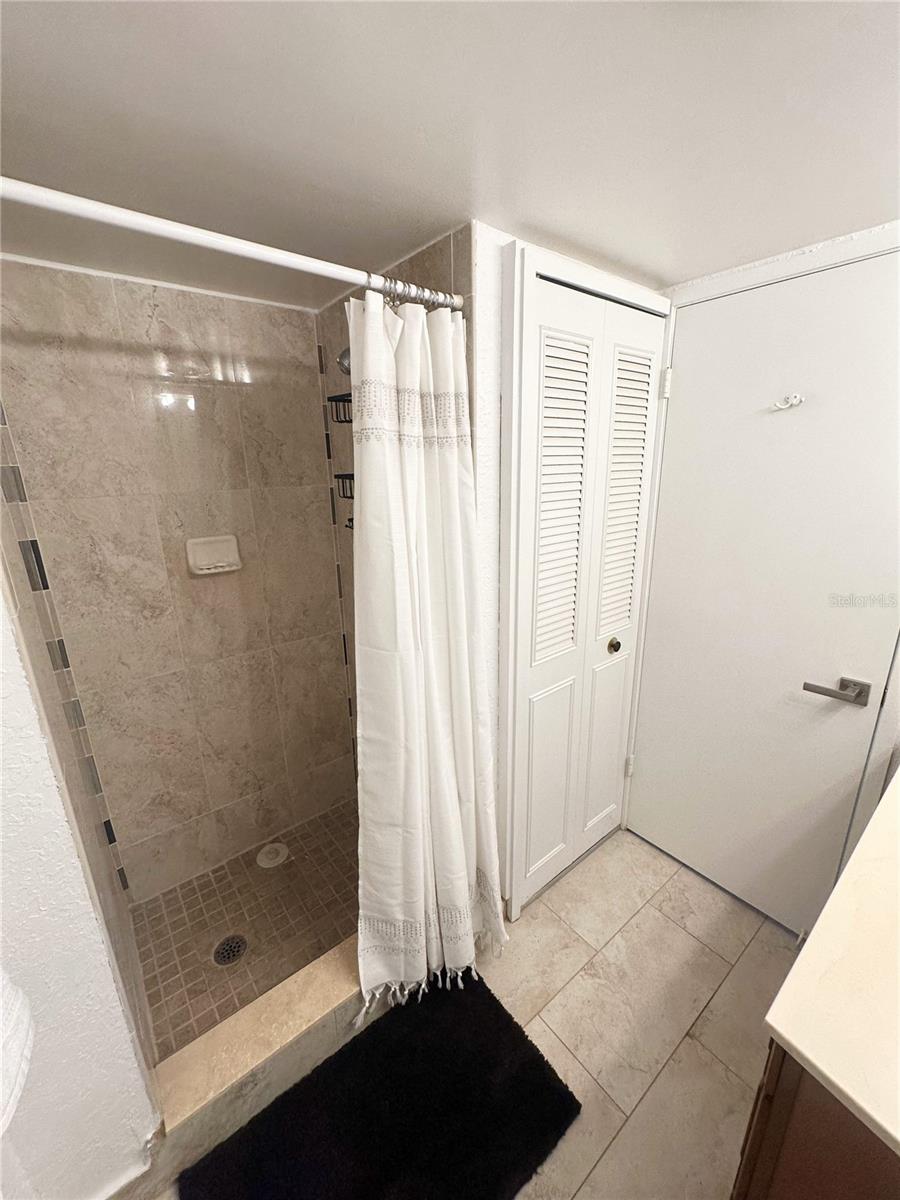 400 ISLAND WAY #206 — photo 21