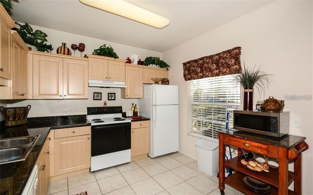 7685 PLANTATION CIR #B — photo 10