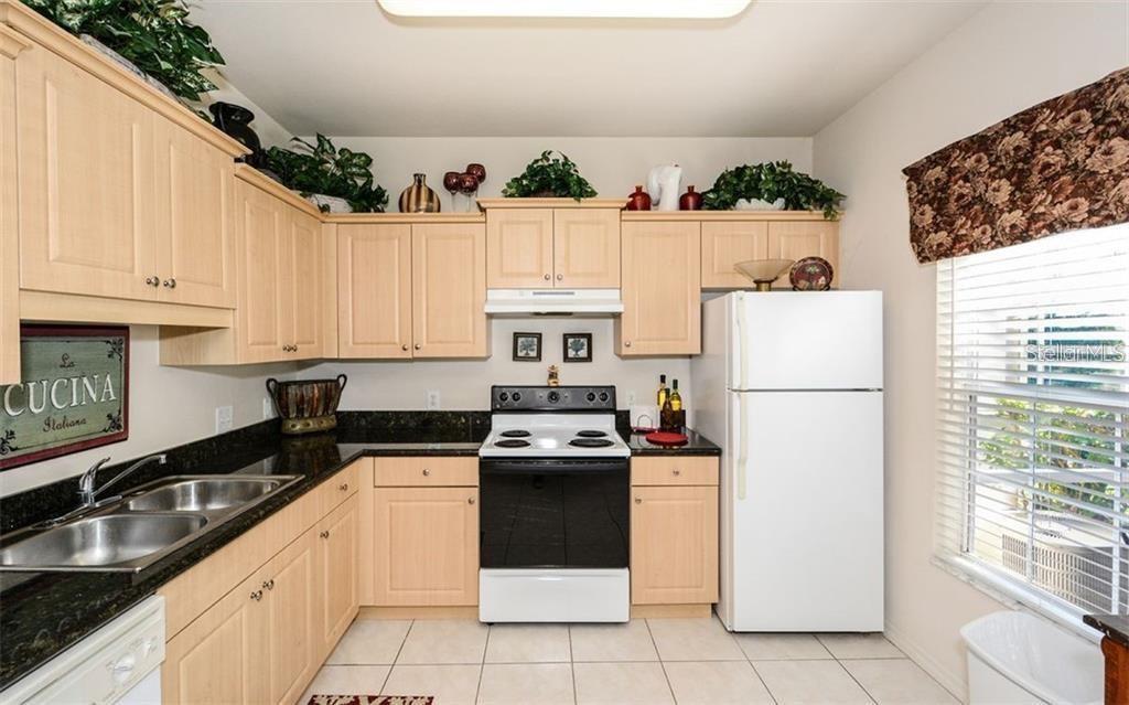 7685 PLANTATION CIR #B — photo 8