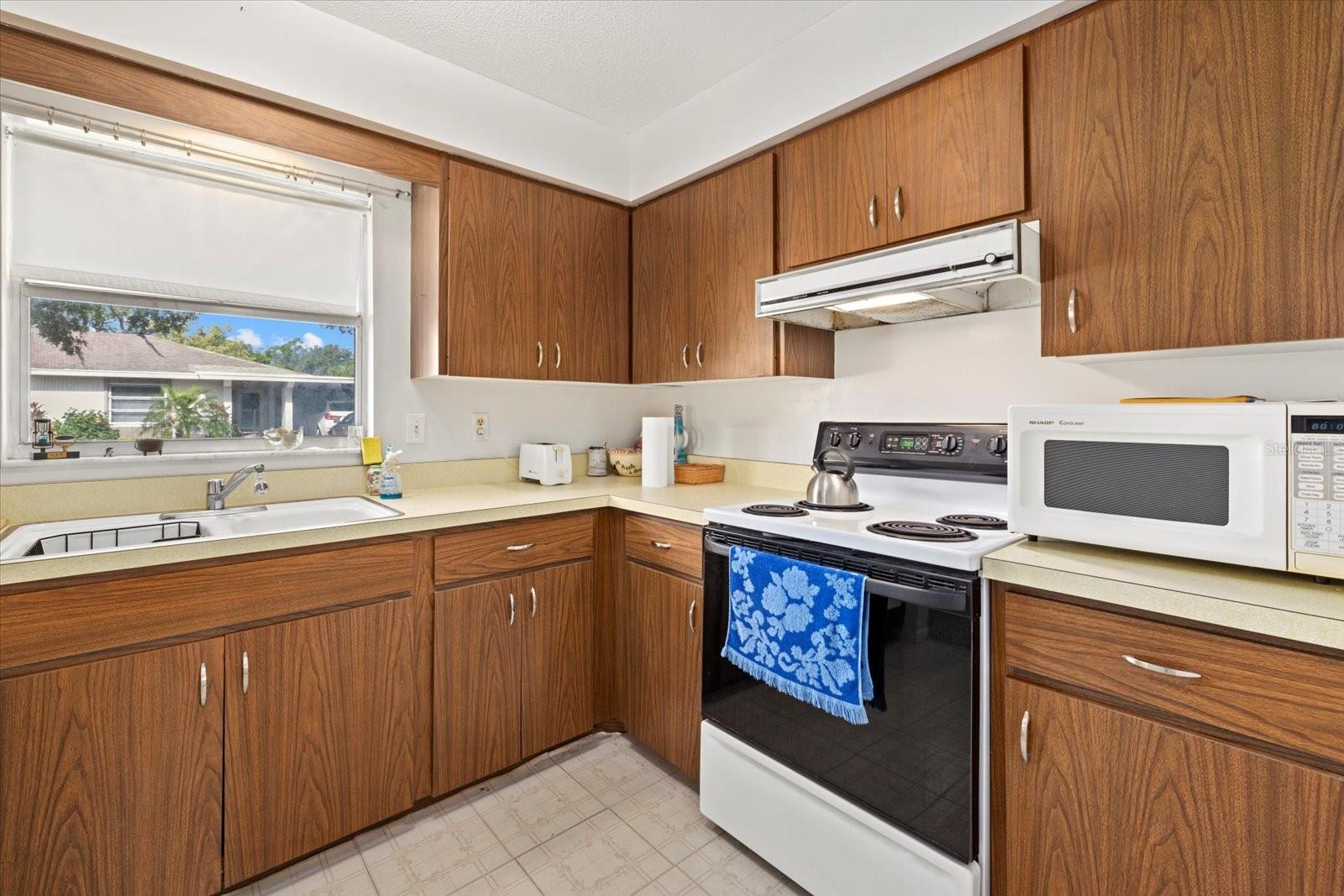 1343 GLENDALE CIR W #216 — photo 9