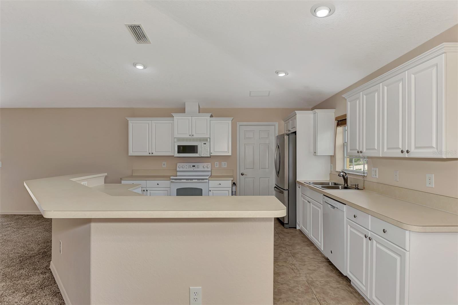 3530 ADELAIDE AVE — photo 23