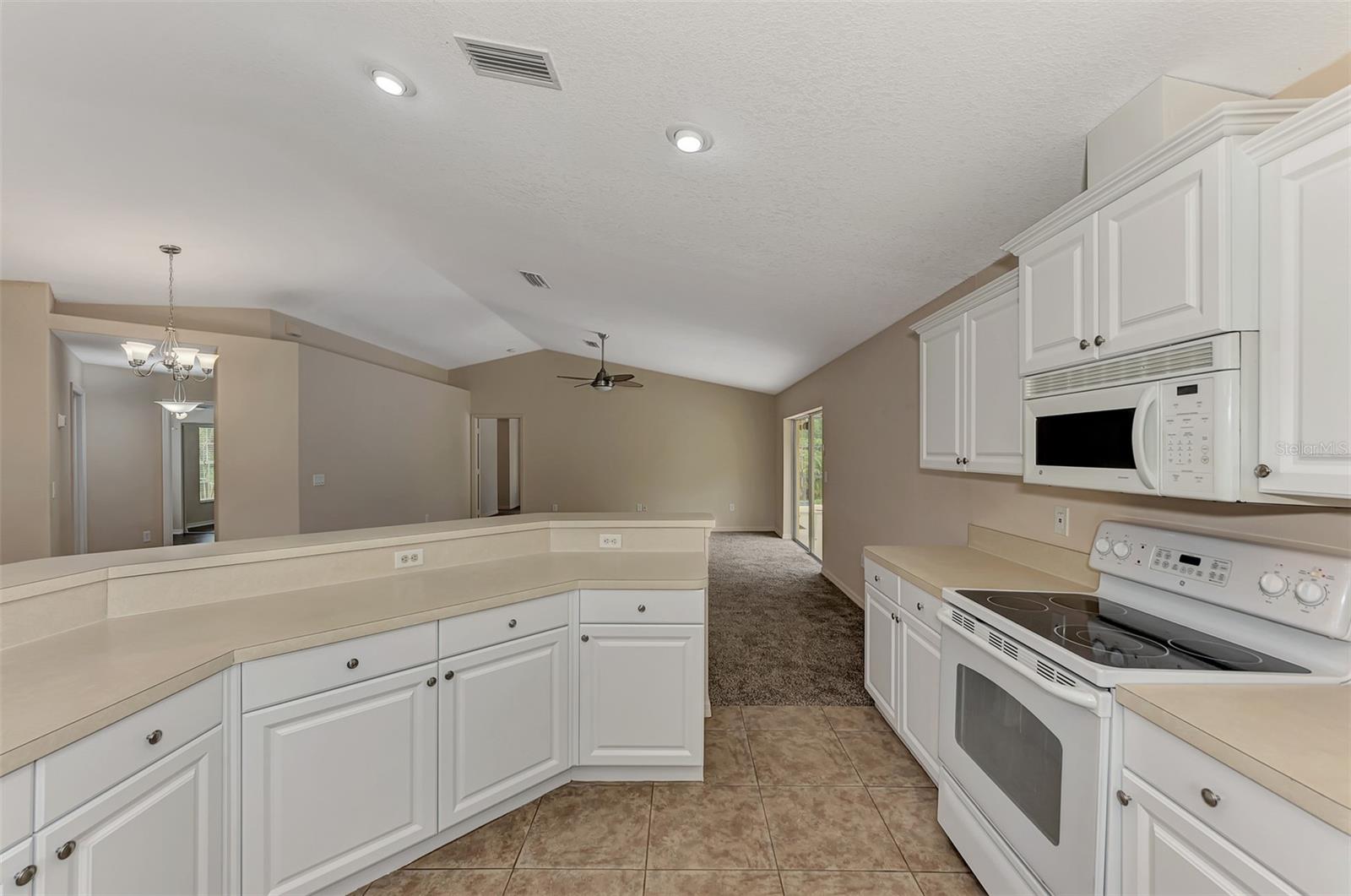 3530 ADELAIDE AVE — photo 28