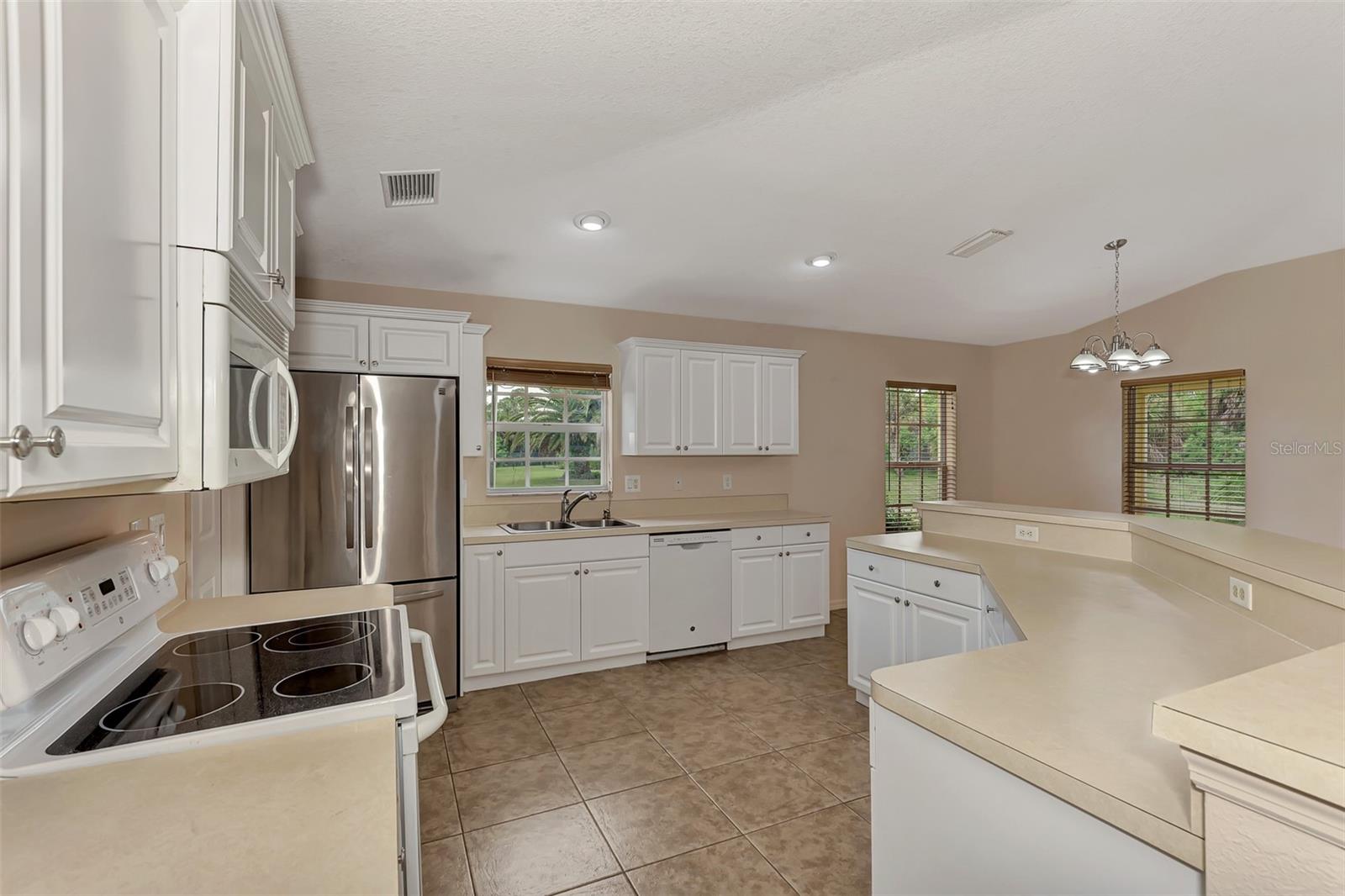 3530 ADELAIDE AVE — photo 26