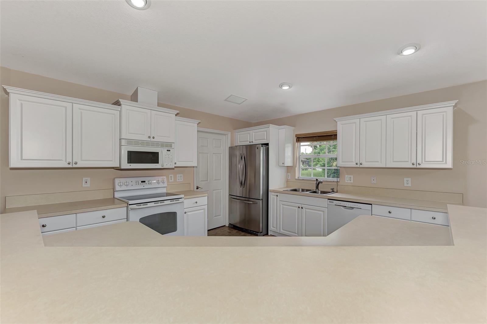 3530 ADELAIDE AVE — photo 22