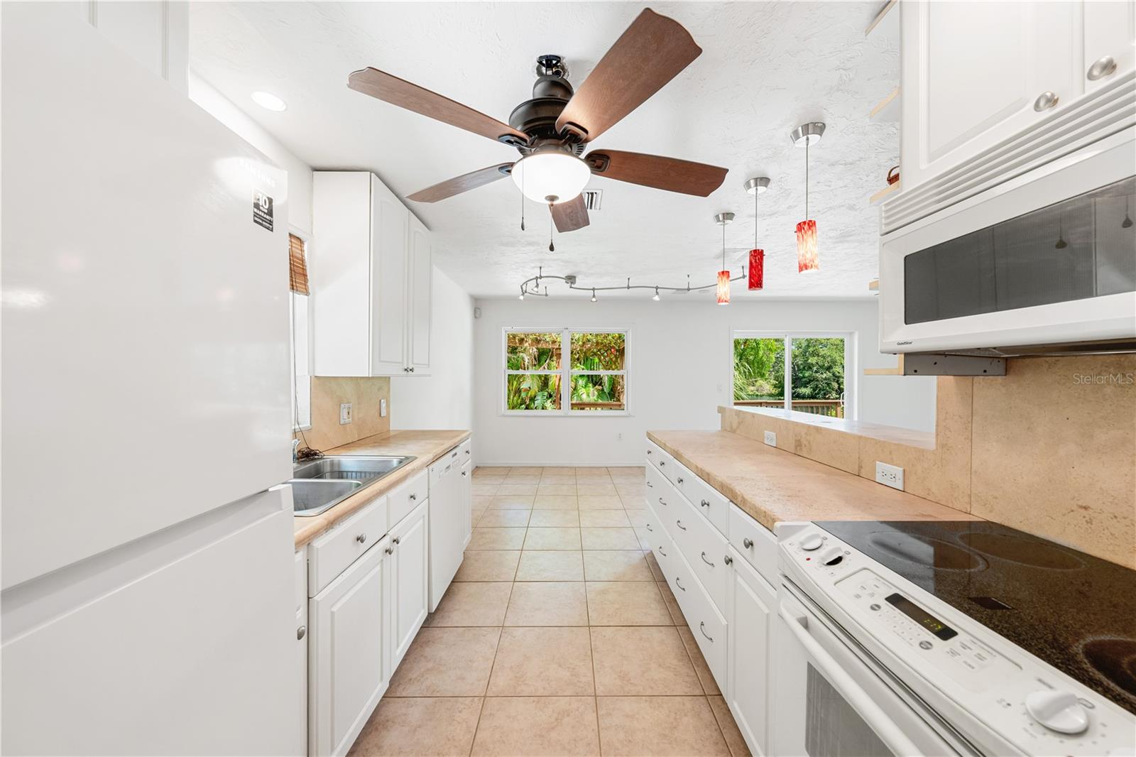 3709 ALDEN WAY — photo 16