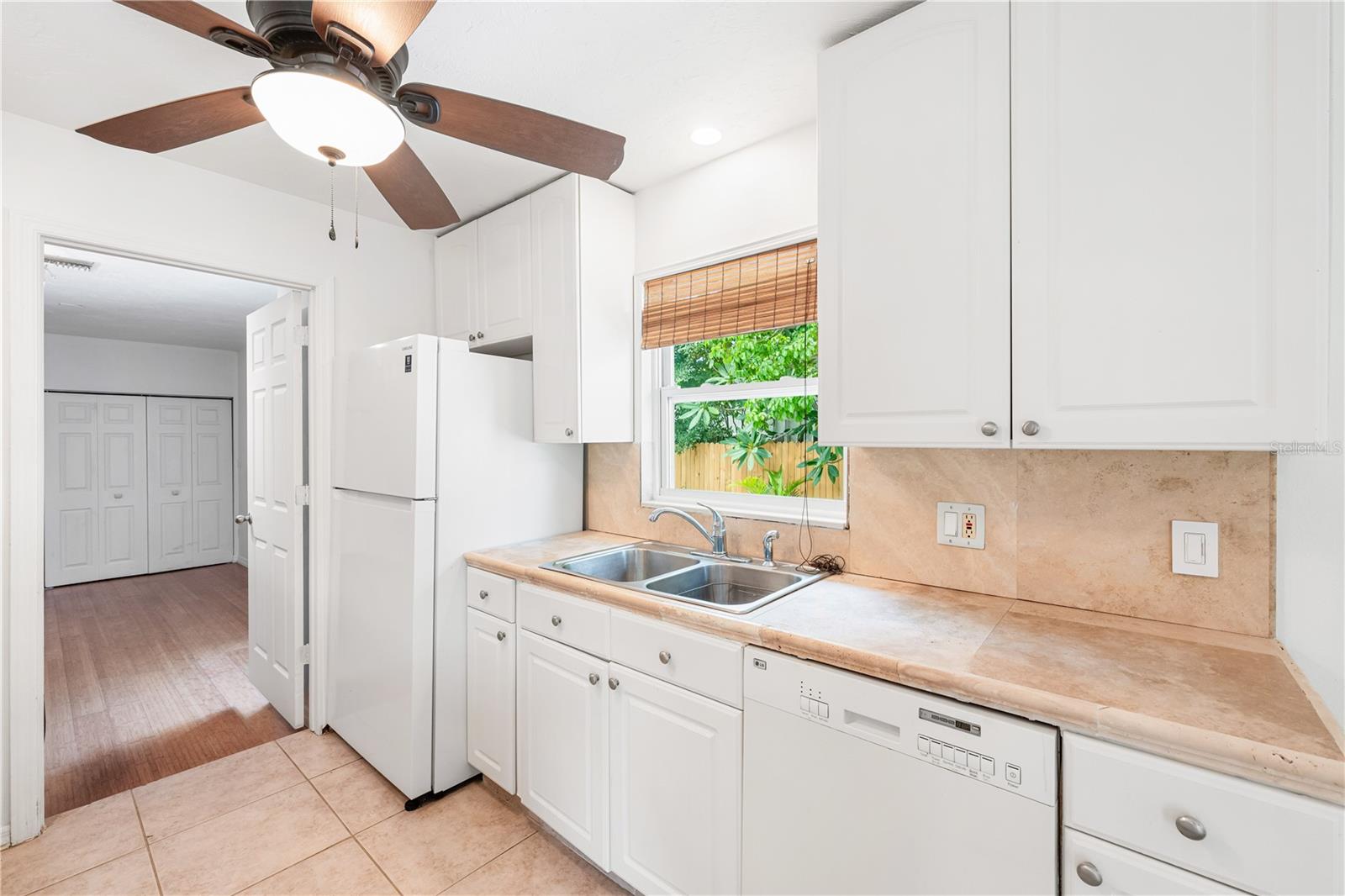 3709 ALDEN WAY — photo 15