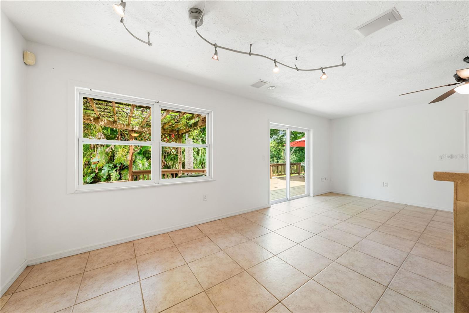 3709 ALDEN WAY — photo 9