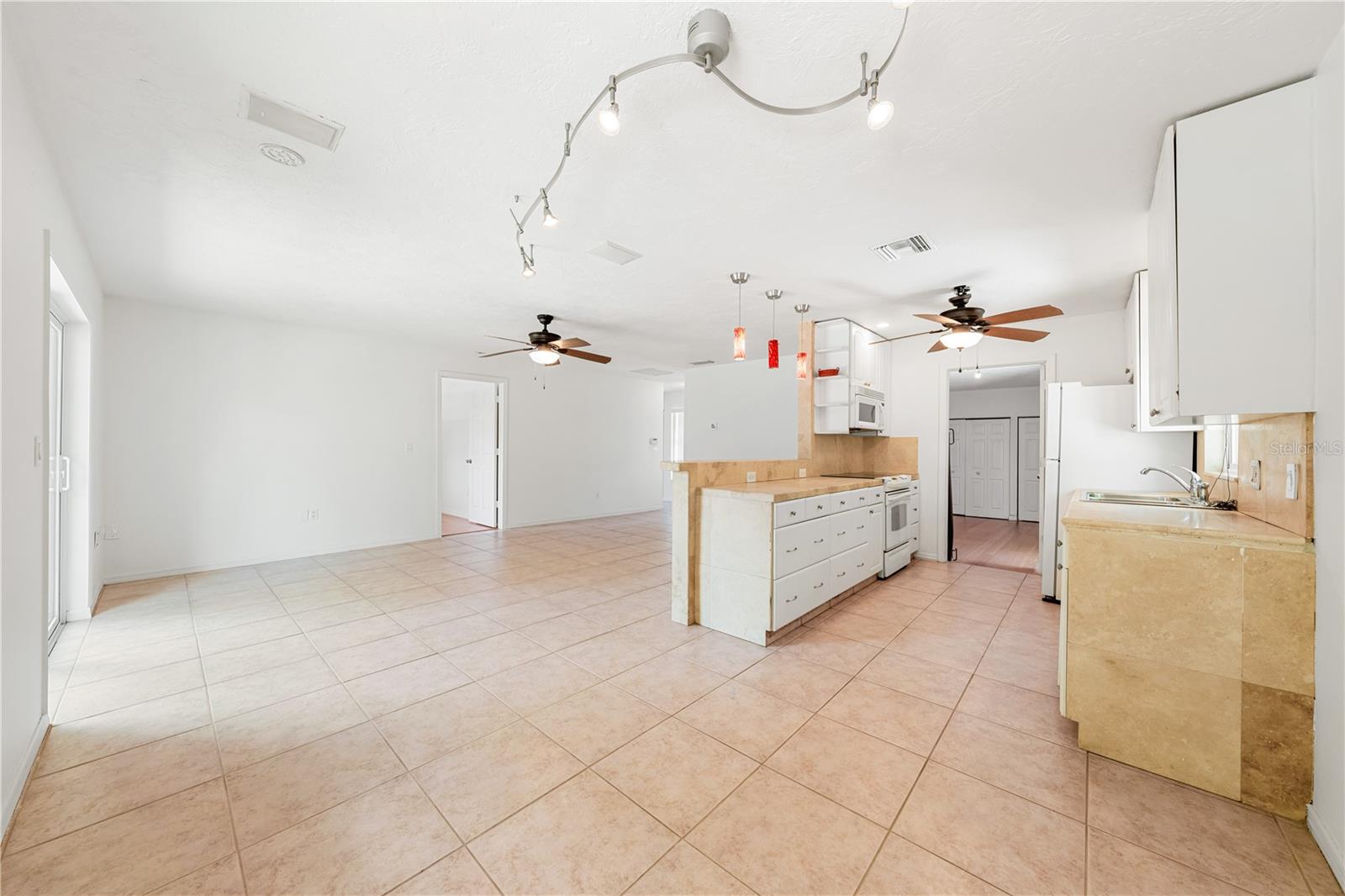 3709 ALDEN WAY — photo 10