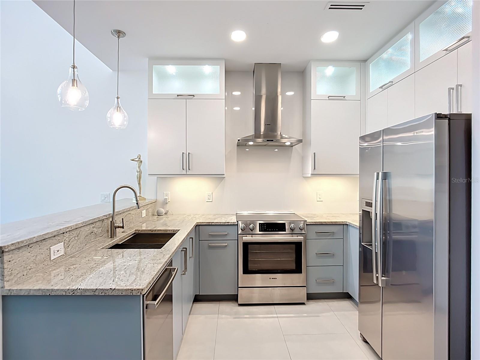 941 N OSPREY AVE — photo 22