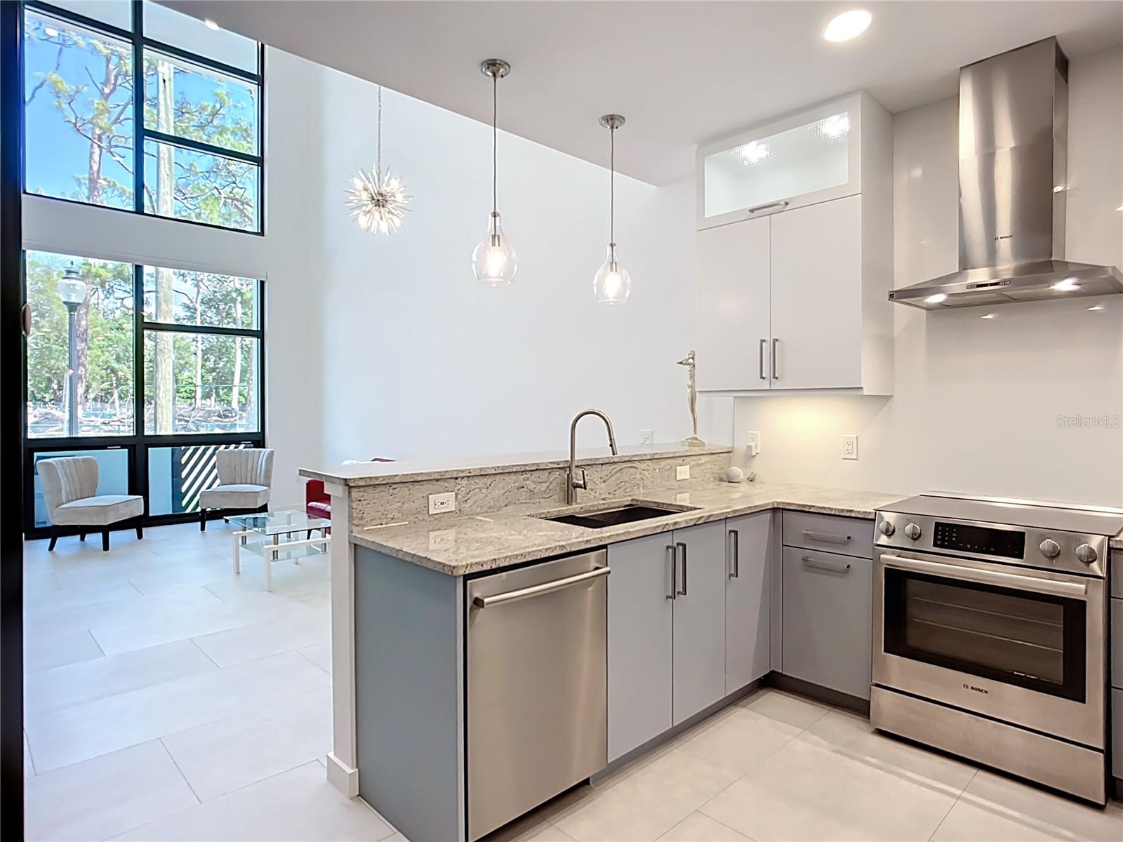 941 N OSPREY AVE — photo 23