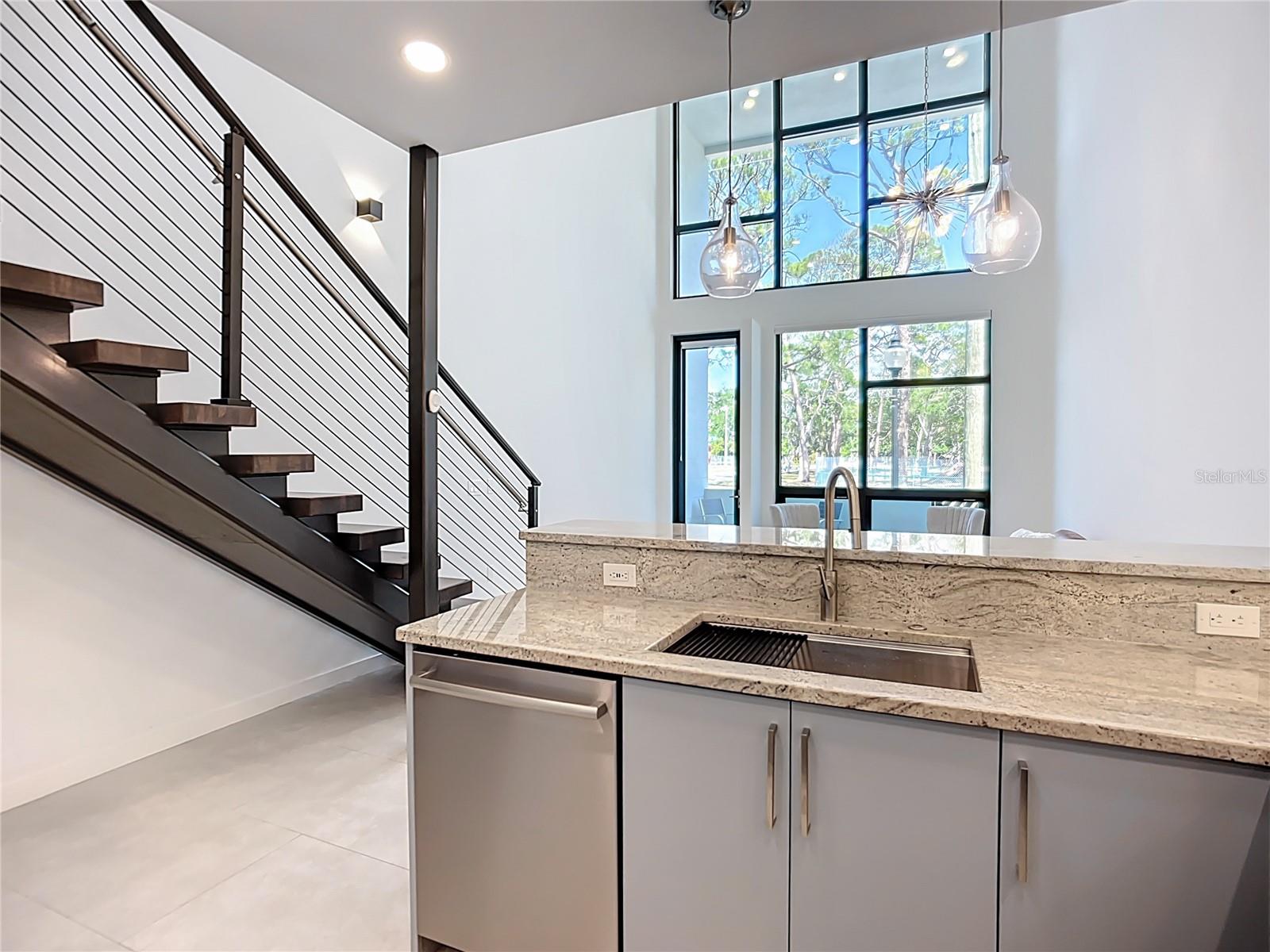 941 N OSPREY AVE — photo 25