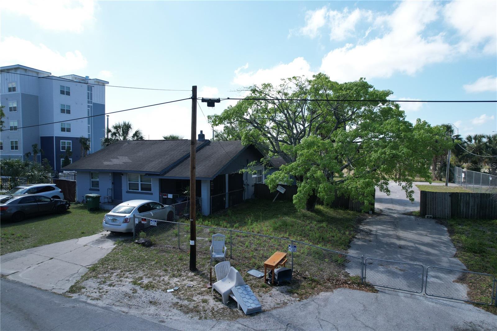 705 E WILMA ST — photo 24