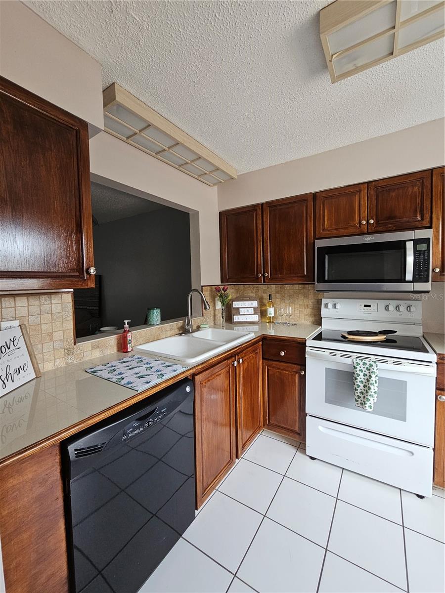 13813 MISSION OAKS BLVD — photo 5