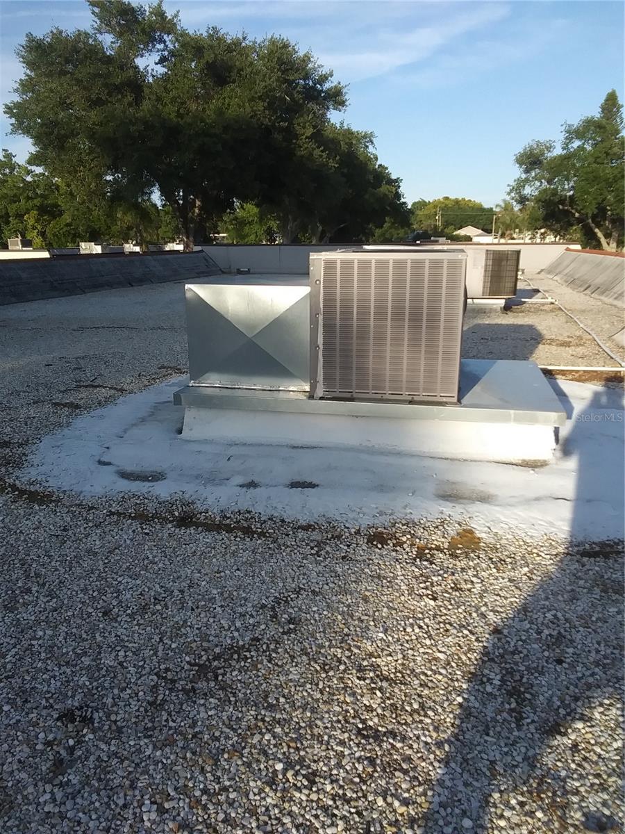 13813 MISSION OAKS BLVD — photo 33