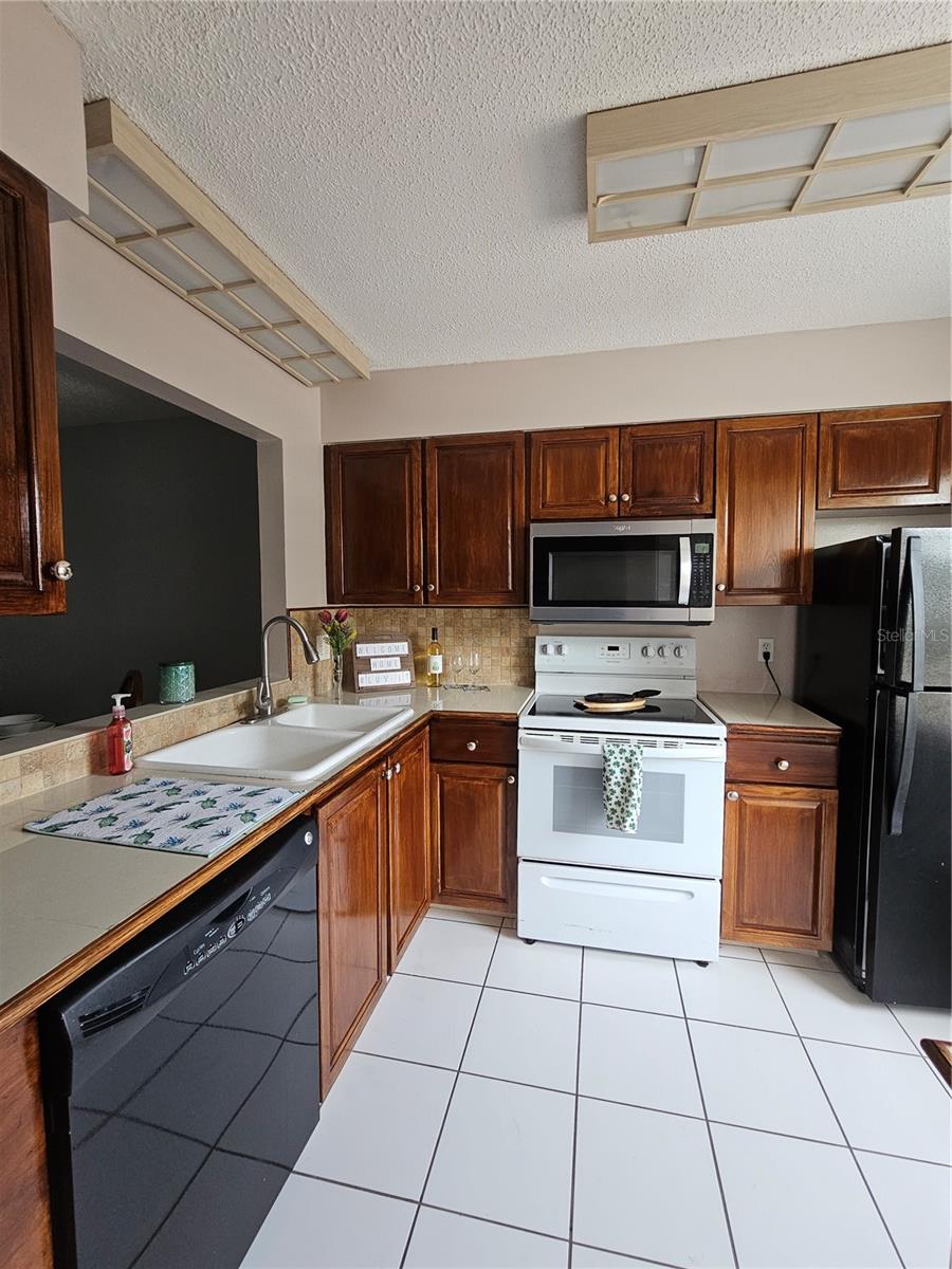 13813 MISSION OAKS BLVD — photo 3