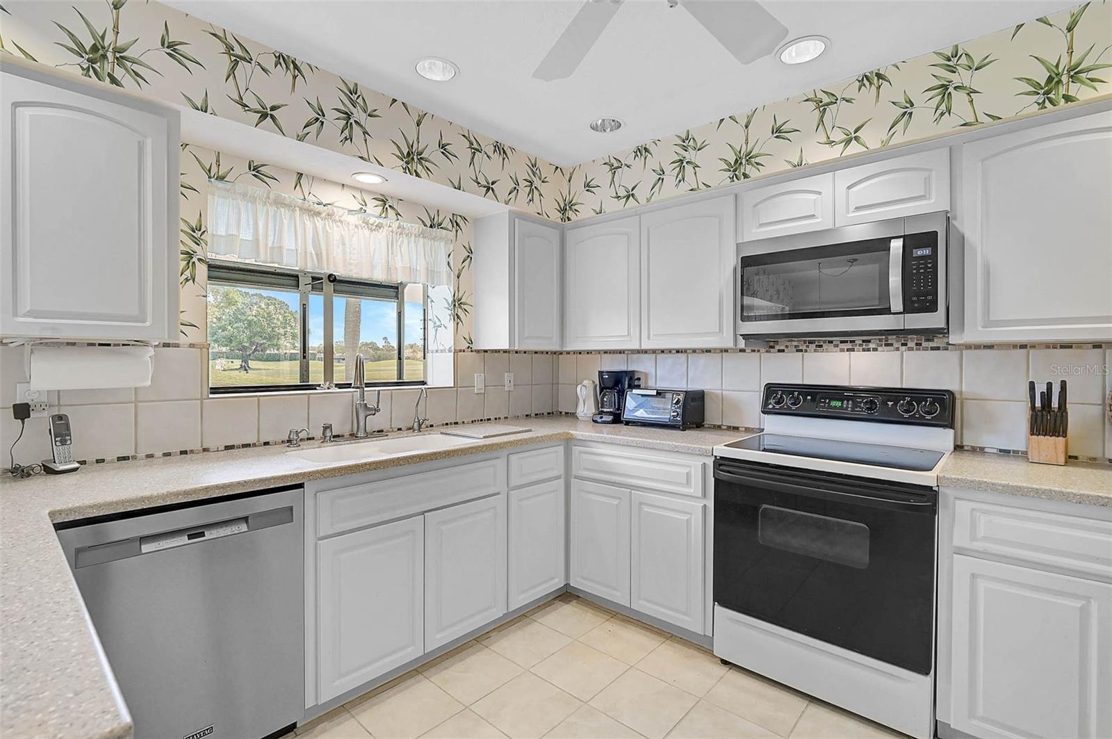 4360 PRESIDENTIAL AVENUE CIR E — photo 19