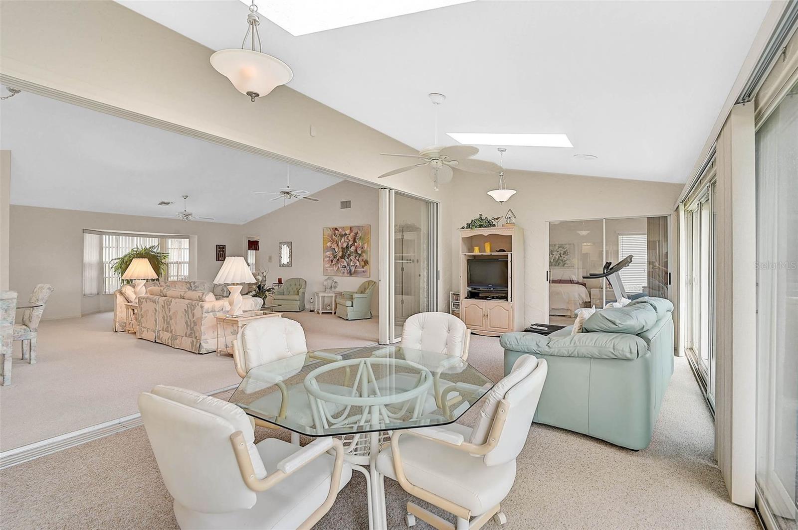 4360 PRESIDENTIAL AVENUE CIR E — photo 24