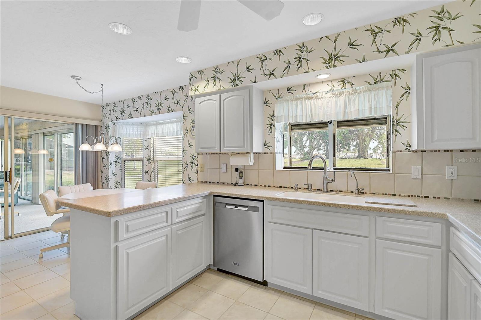 4360 PRESIDENTIAL AVENUE CIR E — photo 21