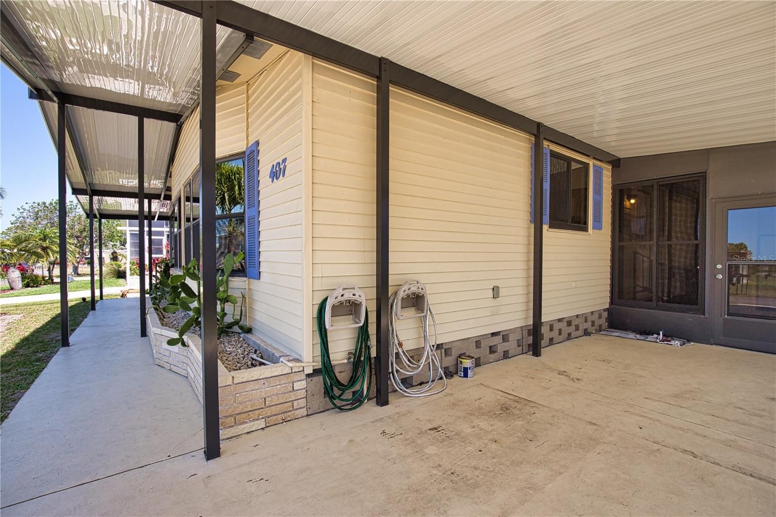 407 MADONNA — photo 5