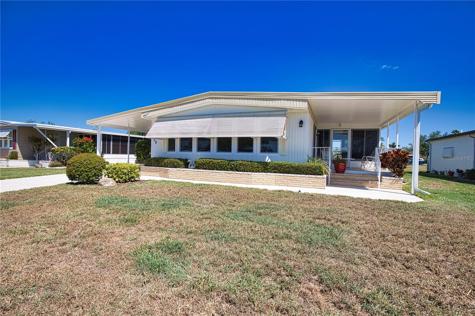 108 LA PALOMA — photo 4