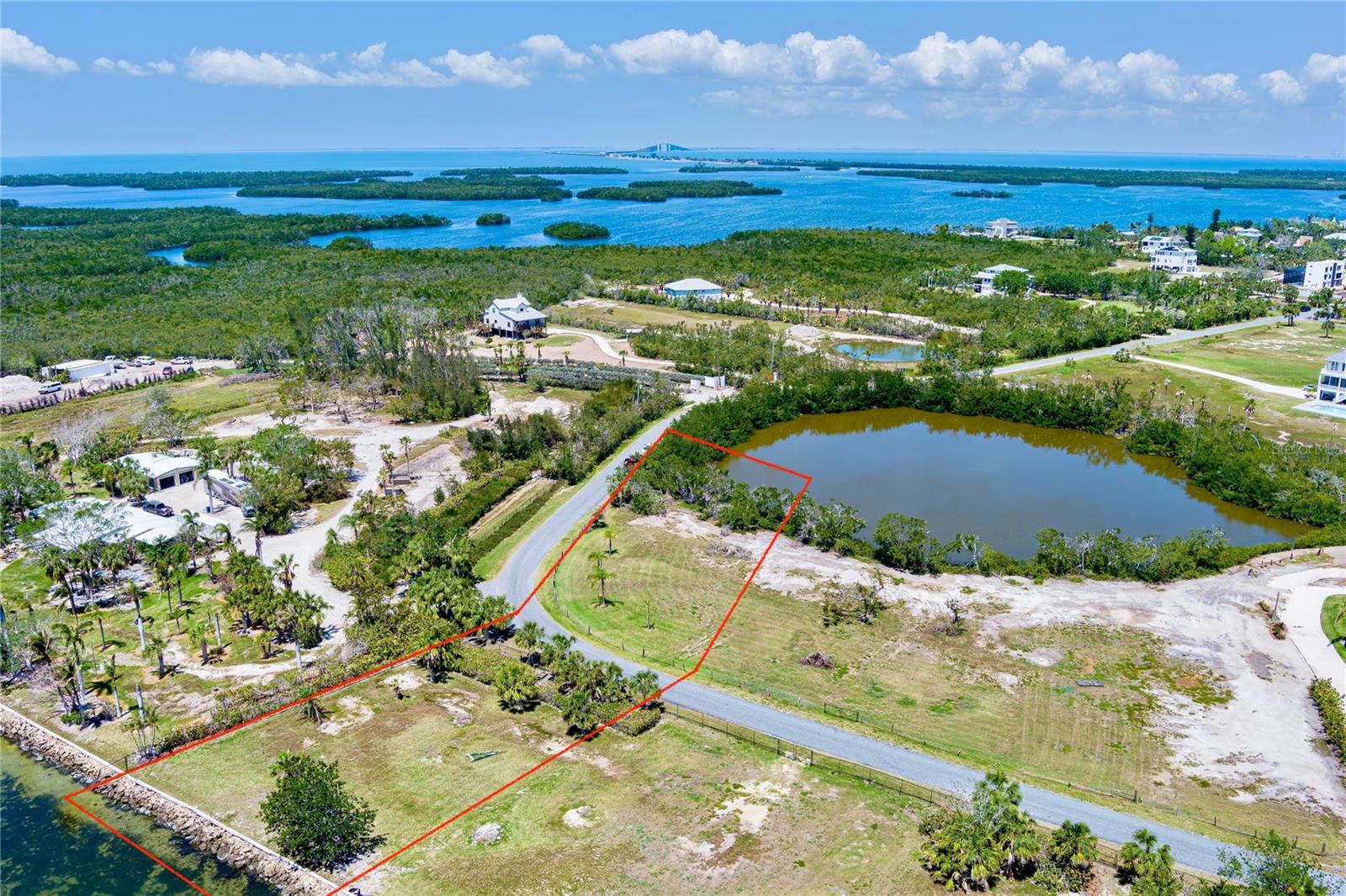 285 HORSESHOE LOOP RD — photo 2