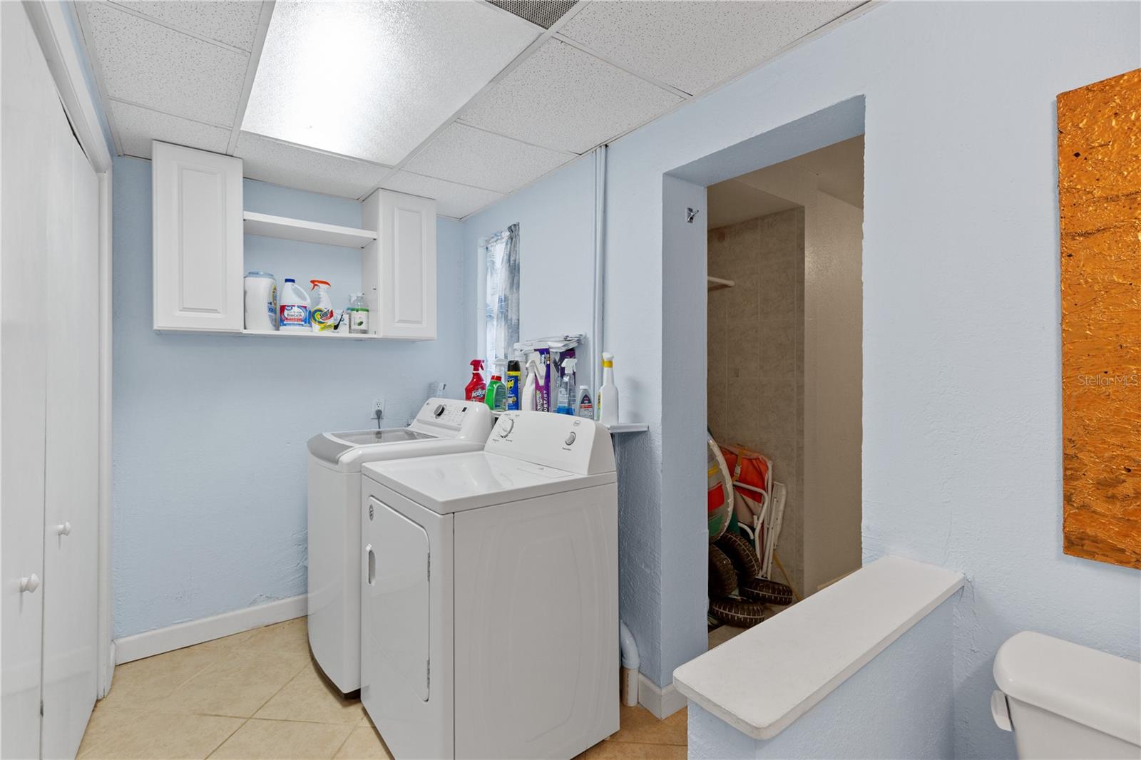 7860 HOLIDAY DR — photo 39