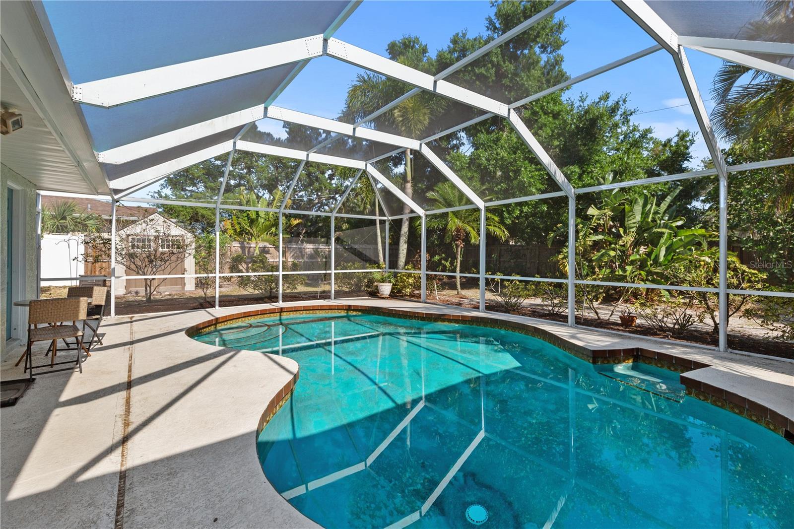 7860 HOLIDAY DR — photo 19