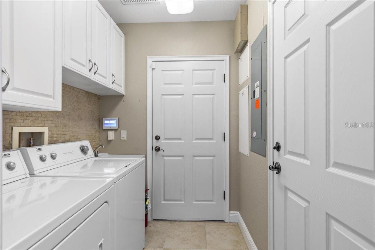 1143 RIVERSCAPE ST #A — photo 37