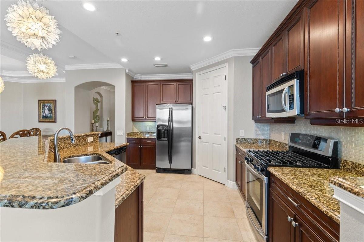 1143 RIVERSCAPE ST #A — photo 12